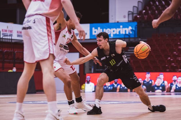 ProA 21 Matchday Artland Dragons vs TEAM EHINGEN URSPRING, 13 02 2021 Leon Iduma Okpara Artland Dragons, 12 , Jack Pagenkopf TEAM EHINGEN URSPRING, 10 ProA 21 Matchday Artland Dragons vs TEAM EHINGEN URSPRING on 13 02 2021 in Quakenbrueck Artland Arena , Germany, Copyright: xBEAUTIFULxSPORTS Neddermannx