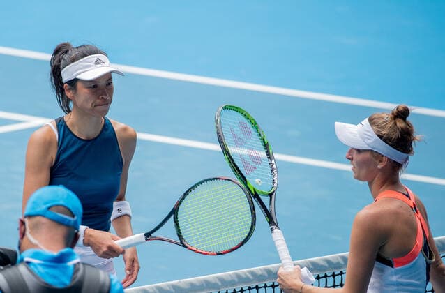 (210214) -- MELBOURNE, Feb. 14, 2021 -- Marketa Vondrousova (R) and Hsieh Su-Wei shake their racquet during the women s singles 4th round match between Hsieh Su-Wei of Chinese Taipei and Marketa Vondrousova of Czech Republic at the Australian Open 2021 tennis tournament in Melbourne Park, Melbourne, Australia, on Feb. 14, 2021. (Photo by Xinhua) (SP)AUSTRALIA-MELBOURNE-TENNIS-AUSTRALIAN OPEN-DAY 7 HuxJingchen 