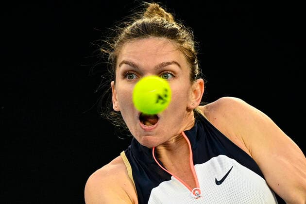 TENNIS AUSTRALIAN OPEN, Simona Halep of Romania in action during her fourth Round Women s singles match against Iga Swiatek of Poland on Day 7 of the Australian Open at Melbourne Park in Melbourne, Sunday, February 14, 2021. ( NO ARCHIVING, EDITORIAL USE ONLY, NO USE IN BOOKS WITHOUT CONSENT MELBOURNE VIC AUSTRALIA  Copyright: xDEANxLEWINSx 20210214001520503935