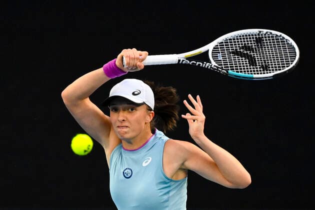 TENNIS AUSTRALIAN OPEN, Iga Swiatek of Poland in action during her fourth Round Women s singles match against Simona Halep of Romania on Day 7 of the Australian Open at Melbourne Park in Melbourne, Sunday, February 14, 2021. ( NO ARCHIVING, EDITORIAL USE ONLY, NO USE IN BOOKS WITHOUT CONSENT MELBOURNE VIC AUSTRALIA  Copyright: xDAVExHUNTx 20210214001520504710