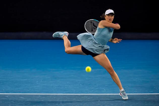 MELBOURNE, VIC - FEBRUARY 14: Iga Swiatek of Poland returns the ball during round 4 of the 2021 Australian Open on February 14 2020, at Melbourne Park in Melbourne, Australia. (Photo by Jason Heidrich Icon Sportswire) TENNIS: FEB 14 Australian Open Icon2102141977