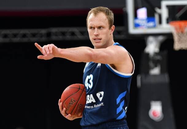 BAMBERG 14 02 2021 Basketball easycredit 1 Basketball Bundesliga 19 Matchday Brose Bamberg vs Alba Berlin Luke Sikma 43, Alba Berlin gives instruction Photo Hans Martin Issler isslerimages Brose Bamberg vs Alba Berlin