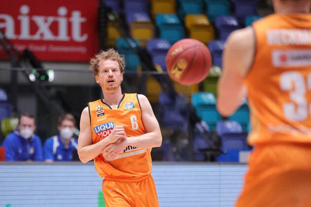 Fraport Skyliners ratiopharm Ulm, easyCredit BBL Per Guenther Ulm, 6 passes to a teammate Basketball match of the easyCredit BBL between the Fraport Skyliners and ratiopharm Ulm on 14 February 2021 at the Fraport Arena in Frankfurt am Main , Frankfurt am Main Hesse Germany Fraport Arena
