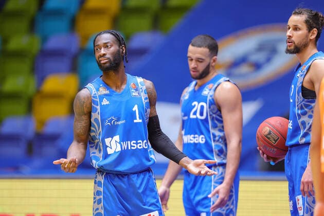 Fraport Skyliners ratiopharm Ulm, easyCredit BBL Frowny faces at Matt Mobley Fraport Skyliners, 1 , Rasheed Moore Fraport Skyliners, 20 and Michael Kessens Fraport Skyliners, 2 Basketball match of the easyCredit BBL between Fraport Skyliners and ratiopharm Ulm on February 14, 2021 at Fraport Arena in Frankfurt am Main , Frankfurt am Main Hesse Germany Fraport Arena