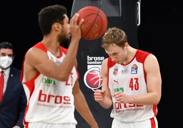 BAMBERG 14 02 2021 Basketball easycredit 1 Basketball Bundesliga 19 matchday Brose Bamberg vs Alba Berlin Christian Sengfelder 43, Brose Bamberg clenches fists after 76 67 win against Alba Berlin Photo Hans Martin Issler isslerimages Brose Bamberg vs Alba Berlin