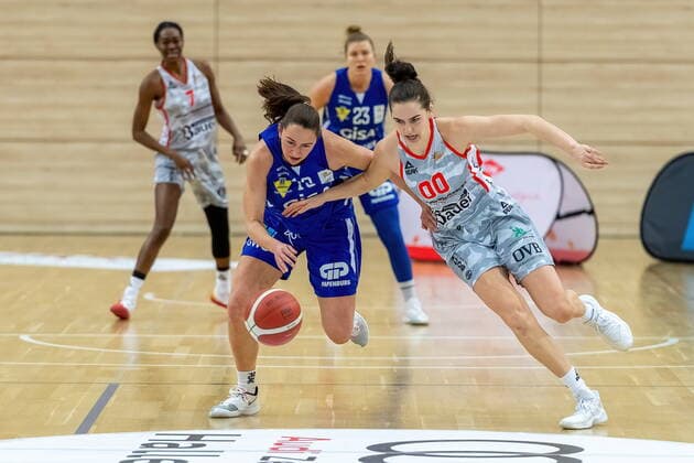 Barbora Kasparkowa 10, GISA Lions SV Halle vs Margaret Emily Mulligan Wasserburg GISA Lions SV Halle vs TSV 1880 Wasserburg Basketball 1 Bundesliga ERDGAS Sportarena Halle Saale 14 02 2021 Photo Holger John Sachsen Anhalt Germany ERDGAS Sportarena Halle Saale
