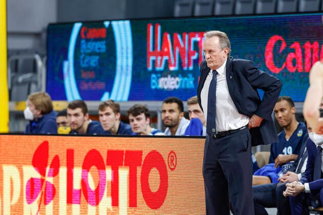 Head coach head coach Alejandro Garcia Reneses Alba Berlin Brose Bamberg Alba Berlin easyCredit BBL Basketball Bundesliga basketball season 2020 21 19 matchday, 14 02 2021 Bamberg, Brose Arena Copyright: DanielxLöb