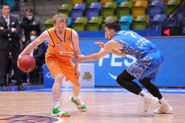 Fraport Skyliners ratiopharm Ulm, easyCredit BBL Links Per Guenther Ulm, 6 against Bruno Vrcic Fraport Skyliners, 7 Basketball match of the easyCredit BBL between Fraport Skyliners and ratiopharm Ulm on 14 February 2021 at Fraport Arena in Frankfurt am Main , Frankfurt am Main Hesse Germany Fraport Arena