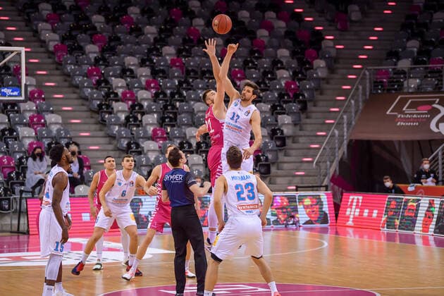 easyCredit BBL, Telekom Baskets Bonn vs Syntainics MBC, 14 02 2021 Leon Kratzer Telekom Baskets Bonn 21 , Aleksandar Marelja Syntainics MBC 17 , easyCredit BBL, Telekom Baskets Bonn vs Syntainics MBC on 14 02 2021 at Telekom Dome Bonn, Bonn Nordrhein Westfalen Copyright: xBEAUTIFULxSPORTS Mueller-Laschetx