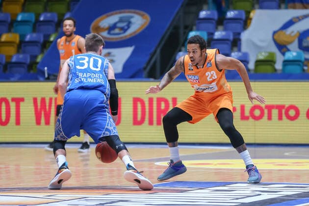 Basketball Bundesliga,Fraport Skyliners ratiopharm Ulm,2021 02 14,GER, im Gudmundsson Jon Axel, Fraport Skyliners, 30 ,Caupain Troy, ratiopharm Ulm, 23 , ,Eibner Pressefoto Uli Scherbaum Fraport Skyliners ratiopharm Ulm Frankfurt Copyright: xEibner-Pressefoto UlrichxScherbax EP_usm