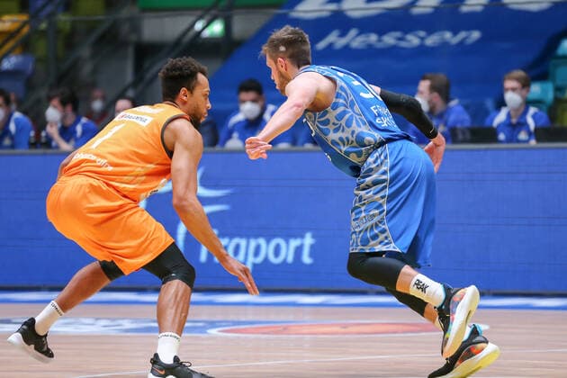 Basketball Bundesliga,Fraport Skyliners ratiopharm Ulm,2021 02 14,GER, im Conger Demitrius, ratiopharm Ulm, 1 , Gudmundsson Jon Axel, Fraport Skyliners, 30 , ,Eibner Pressefoto Uli Scherbaum Fraport Skyliners ratiopharm Ulm Frankfurt Copyright: xEibner-Pressefoto UlrichxScherbaumx EP_usm