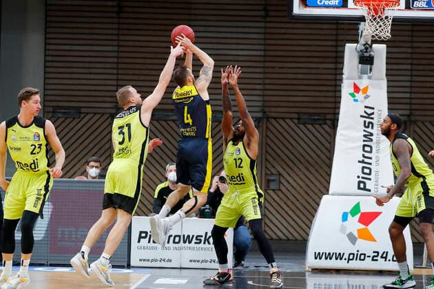 19 Matchday of the easyCredit BBL Basketball Bundesliga at Oberfrankenhalle in Bayreuth Bavaria Germany Season 2020 2021 Medi Bayreuth vs EWE Baskets Oldenburg Osvaldas Olisevicius Medi Bayreuth 31 left Lazeric Jones Medi Bayreuth 12 right Keith Hornsby EWE Baskets Oldenburg 4 center