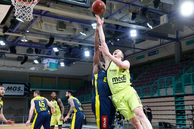 19 Matchday of the easyCredit BBL Basketball Bundesliga at Oberfrankenhalle in Bayreuth Bavaria Germany Season 2020 2021 Medi Bayreuth vs EWE Baskets Oldenburg Osvaldas Olisevicius Medi Bayreuth 31 right Rickey Paulding EWE Baskets Oldenburg 23 left