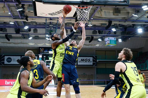 19 Matchday of the easyCredit BBL Basketball Bundesliga at Oberfrankenhalle in Bayreuth Bavaria Germany Season 2020 2021 Medi Bayreuth vs EWE Baskets Oldenburg Dererk Pardon Medi Bayreuth 0 left Nathan Boothe EWE Baskets Oldenburg 45 right