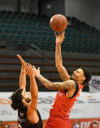 Maximilian Dileo, Diante Garrett Basketball Bundesliga, basketball season 2020 2021, 19 matchday, Germany, easyCredit BBL, Germany, Giessen 46ers, giessen red, men, jobstairs GIESSEN 46ers Hamburg Towers, men, Hamburg black