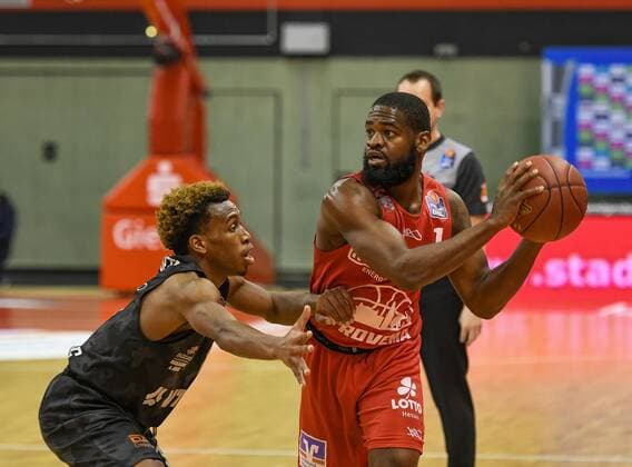 T J Shorts, Jonathan Stark Basketball Bundesliga, Basketball Season 2020 2021, 19 Spieltag, Germany, easyCredit BBL, Germany, Giessen 46ers, giessen red, Men, Jobstairs GIESSEN 46ers Hamburg Towers, Men, Hamburg black