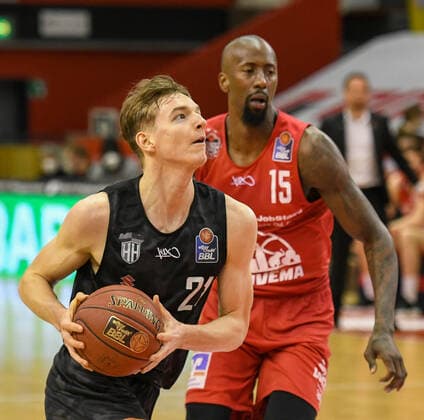 Justus Hollatz Basketball Bundesliga, Basketball Season 2020 2021, 19 Matchday, Germany, easyCredit BBL, Germany, Giessen 46ers, giessen red, Men, Jobstairs GIESSEN 46ers Hamburg Towers, Men, Hamburg black