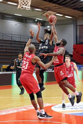14 02 2021, xovx, Basketball BBL, JobStairs Giessen 46ers Hamburg Towers v l Brandon Thomas Giessen 46ers , TJ Shorts Hamburg Towers , Jonathan Stark Giessen 46ers , Alen Pjanic Giessen 46ers Giessen Sporthalle Giessen Ost Hessen Germany EN
