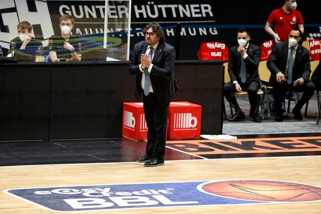 14 02 2021, easyCredit Basketball Bundesliga, BBL, season 2020 2021, men, Chemnitz Niners FC Bayern Munich Basketball Andrea Trinchieri Headcoach , FC Bayern Basketball Chemnitz Messe Chemnitz Sachsen Germany