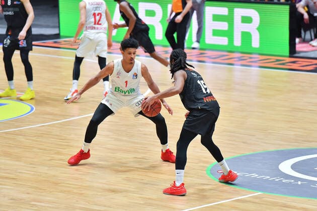 Chemnitz, Germany 14 February 2021 BBL 2020 2021 Niners Chemnitz vs FC Bayern Muenchen v li in duel Jason George Bayern , Marcus Thornton Chemnitz , Copyright: xFotostandx xDostmannx