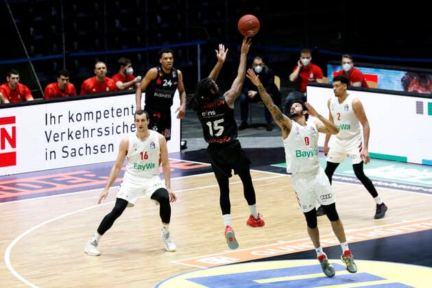 14 02 2021, easyCredit Basketball Bundesliga, BBL, season 2020 2021, men, Chemnitz Niners FC Bayern Munich Basketball Marcus Thornton, Niners Chemnitz, John Gillon, Niners Chemnitz Chemnitz Fair Chemnitz Saxony Germany
