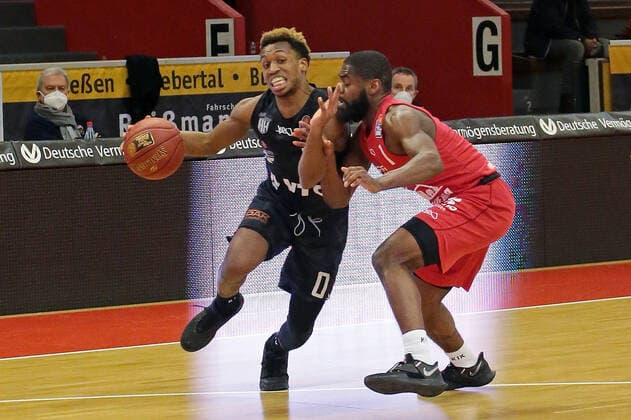 14 02 2021, xovx, Basketball BBL, JobStairs Giessen 46ers Hamburg Towers v l TJ Shorts Hamburg Towers , Jonathan Stark Giessen 46ers Giessen Sports Hall Giessen East Hesse Germany EN