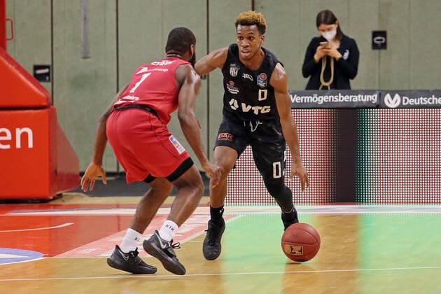 14 02 2021, xovx, Basketball BBL, JobStairs Giessen 46ers Hamburg Towers v l Jonathan Stark Giessen 46ers , TJ Shorts Hamburg Towers Giessen Sports Hall Giessen East Hesse Germany EN