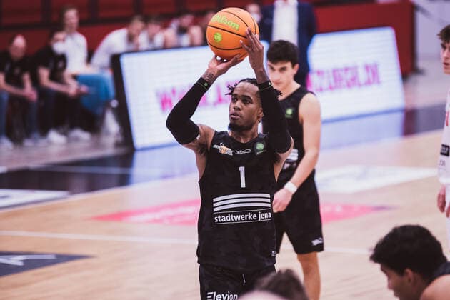 ProA 10 match day Artland Dragons vs Science City Jena, 16 02 2021 Kasey Jamal Hill Science City Jena, 1 ProA 10 match day Artland Dragons vs Science City Jena on 16 02 2021 in Quakenbrueck Artland Arena , Germany, Copyright: xBEAUTIFULxSPORTS Neddermannx