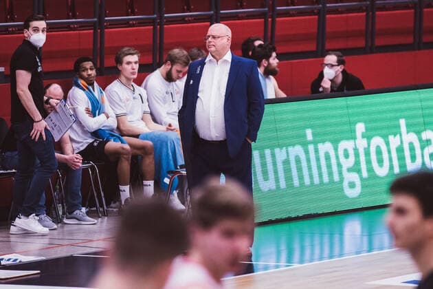 ProA 10 Spieltag Artland Dragons vs Science City Jena, 16 02 2021 Steven Clauss Science City Jena, Assistant Coach ProA 10 Spieltag Artland Dragons vs Science City Jena on 16 02 2021 in Quakenbrueck Artland Arena , Germany, Copyright: xBEAUTIFULxSPORTS Neddermannx