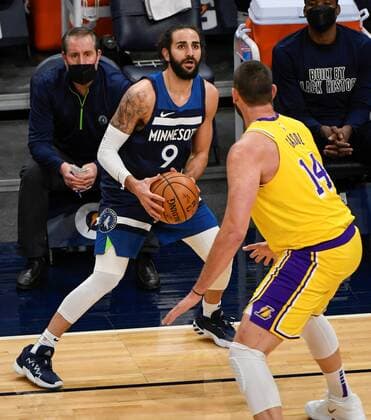 Minnesota Timberwolves guard Ricky Rubio (L) looks to pass around Los Angeles Lakers center Marc Gasol (R) during first half of the NBA, Basketball Herren, USA basketball game between the Los Angeles Lakers and the Minnesota Timberwolves at Target Center in Minneapolis, Minnesota, USA, 16 February 2021. Los Angeles Lakers vs. Minnesota Timberwolves !ACHTUNG: NUR REDAKTIONELLE NUTZUNG!  Copyright: xCRAIGxLASSIGx AME6242 20210217-637491275172185699