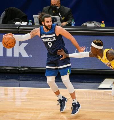 Minnesota Timberwolves guard Ricky Rubio (L) tries to drive past Los Angeles Lakers guard Dennis Schroder (R) during first half of the NBA, Basketball Herren, USA basketball game between the Los Angeles Lakers and the Minnesota Timberwolves at Target Center in Minneapolis, Minnesota, USA, 16 February 2021. Los Angeles Lakers vs. Minnesota Timberwolves !ACHTUNG: NUR REDAKTIONELLE NUTZUNG!  Copyright: xCRAIGxLASSIGx AME6244 20210217-637491275827042037