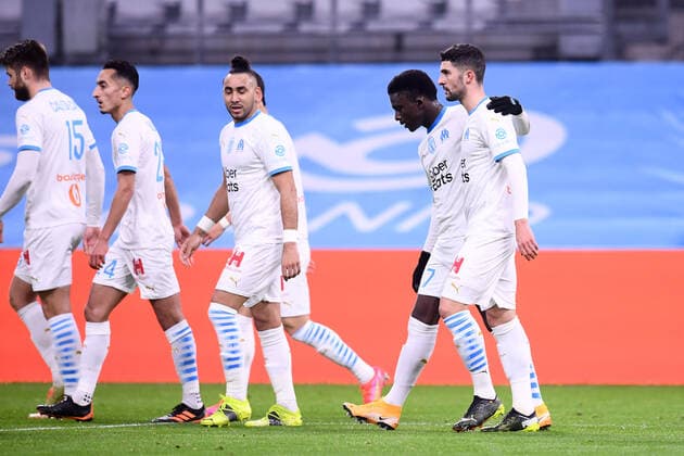 Fußball, Olympique Marseille - OGC Nizza JOIE - FAIR PLAY - 03 ALVARO GONZALEZ (OM) - 37 AHMADOU BAMBA DIENG (OM) FOOTBALL : Marseille vs Nice - Ligue 1 Uber Eats - 17 02 2021 FEP Panoramic 