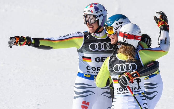 Bilder des Jahres 2021, Sport 02 Februar Sport Themen der Woche KW07 17.02.2021, Cortina, ITA, FIS Weltmeisterschaften Ski Alpin, Teambewerb, im Bild Team Deutschland Team Germany during the Parallel Team Event of FIS Alpine Ski World Championships 2021 in Cortina, Italy on 2021 02 17. **** ONLY GER;FRA;ITA;ESP;SUISSE;GBR **** Cortina *** 17 02 2021, Cortina, ITA, FIS Alpine World Ski Championships, Team Competition, in picture Team Germany Team Germany during the Parallel Team Event of FIS Alpine Ski World Championships 2021 in Cortina, Italy on 2021 02 17 ONLY GER FRA ITA ESP SUISSE GBR Cortina  EP_spi  