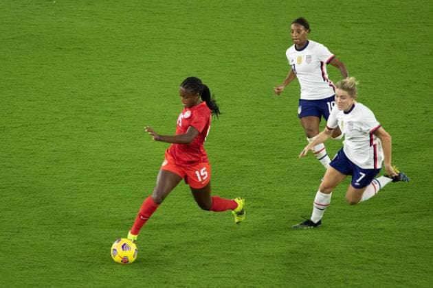 Sport Bilder des Tages Orlando, Florida, Feb 18th 2021: Nichelle Prince ( 15 Canada) attacks the United States defense during the She Believes Cup match between United States and Canada at Exploria Stadium in Orlando, Florida. Andrea Vilchez SPP She Believes Cup - United States v Canada 