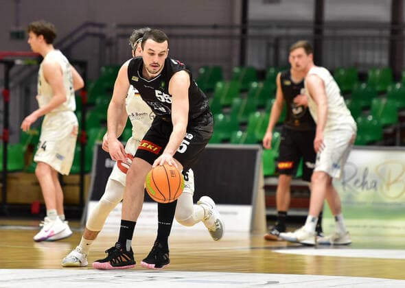 19 02 2021 Basketball Season 2020 2021 2 Bundesliga Pro A 22 Matchday Nürnberg Falcons Basketball Club NBC Kirchheim Knights OGo Karlo Miksic 55, Kirchheim Knights Martin Bogdanov 6, Nürnberg Falcons BC NBC