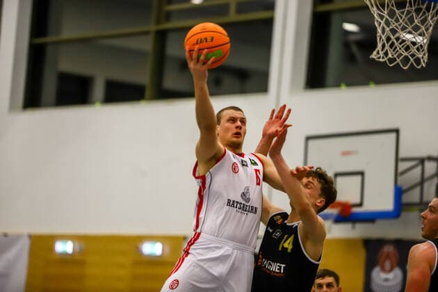 Basketball I Men I Season 2020 2021 I Barmer 2 Bundesliga ProB I 16 Matchday I ETV Hamburg SSV LOK Bernau I 19 02 2021 Leonard Eckmann 6, ETV Hamburg , Christoph Tilly 14, SSV LOK Bernau Hamburg Sporthalle ETV Hohen Weide Hamburg Germany Copyright: xLobeca RalfxHomburgx