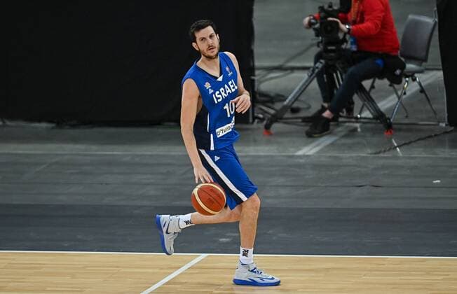 2021.02.19 Gliwice Koszykowka Mezczyzn Kwalifikacje Mistrzostw Europy FIBA EuroBasket 2022 Rumunia - Izrael N z Guy Pnini Foto Lukasz Sobala PressFocus 2021.02.19 Gliwice Basketball Men s FIBA EuroBasket 2022 Qualifiers Romania - Israel Guy Pnini Credit: Lukasz Sobala PressFocus NEWSPIX.PL --- Newspix.pl  20210219PF_LS057