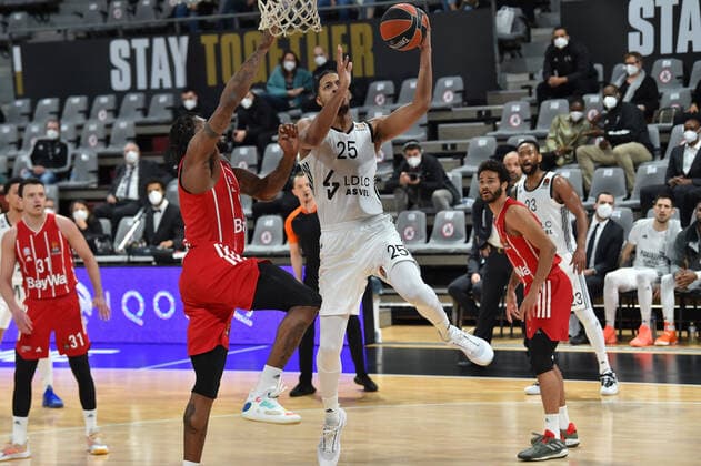 William Howard (asvel) vs Jalen Reynolds (bayern munich) BASKETBALL : LDLC ASVEL vs Bayern Munich - Euroleague - 19 02 2021 FredericChambert Panoramic 