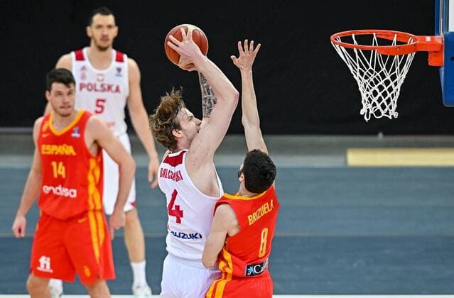 2021.02.19 Gliwice Koszykowka Mezczyzn Kwalifikacje Mistrzostw Europy FIBA EuroBasket 2022 Polska - Hiszpania N z Aleksander Balcerowski Dario Brizuela Foto Lukasz Sobala PressFocus 2021.02.19 Gliwice Basketball Men s FIBA EuroBasket 2022 Qualifiers Poland - Spain Aleksander Balcerowski Dario Brizuela Credit: Lukasz Sobala PressFocus NEWSPIX.PL --- Newspix.pl  20210219PF_LS364
