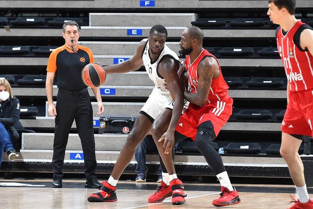 Moustapha Fall (asvel) vs James Gist (bayern munich) BASKETBALL : LDLC ASVEL vs Bayern Munich - Euroleague - 19 02 2021 FredericChambert Panoramic 