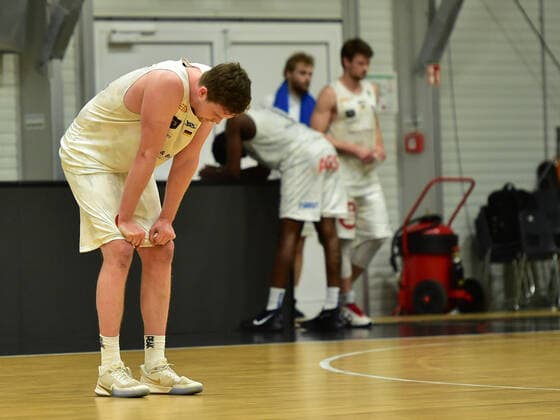 19 02 2021 Basketball Season 2020 2021 2 Bundesliga Pro A 22 Spieltag Nürnberg Falcons Basketball Club NBC Kirchheim Knights OGo Moritz Sanders 4, Nürnberg Falcons BC NBC disappointed Disappointment after end of game.