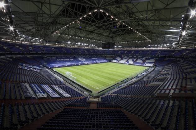 19 02 2021, Football, 2020 2021 season, 1 Bundesliga, Choreography of the fans at the Veltins Arena before the Revierderby of FC Schalke 04 against Borussia Dortmund Tim Rehbein RHR PHOTO Gelsenkirchen Veltins Arena NRW Germany xRHR PHOTO TRx