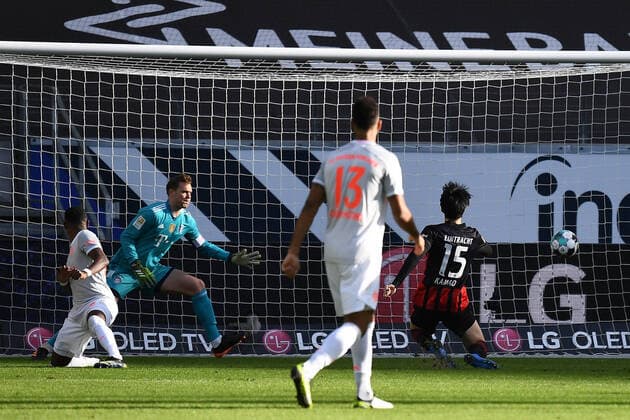 Bilder des Jahres 2021, Sport 02 Februar Sport Themen der Woche KW07 Fussball 1.Bundesliga, Eintracht Frankfurt - FC Bayern Muenchen 20.02.2021, xjhx, Fussball 1.Bundesliga, Eintracht Frankfurt - FC Bayern Muenchen emspor, v.l. Goal scored, Tor zum1:0 Daichi Kamada (Eintracht Frankfurt) Torwart Manuel Neuer (FC Bayern Muenchen) Daichi Kamada (Eintracht Frankfurt) (DFL DFB REGULATIONS PROHIBIT ANY USE OF PHOTOGRAPHS as IMAGE SEQUENCES and or QUASI-VIDEO) Foto Jan Huebner Pool Editorial Use ONLY Frankfurt am Main Deutsche Bank Park Hessen Deutschland (DE) *** Football 1 Bundesliga, Eintracht Frankfurt FC Bayern Muenchen 20 02 2021, xjhx, Football 1 Bundesliga, Eintracht Frankfurt FC Bayern Muenchen emspor, v l Goal scored, Goal to1 0 Daichi Kamada Eintracht Frankfurt Goalkeeper Manuel Neuer FC Bayern Muenchen Daichi Kamada Eintracht Frankfurt DFL DFB REGULATIONS PROHIBIT ANY USE OF PHOTOGRAPHS as IMAGE SEQUENCES and or QUASI VIDEO Foto Jan Huebner Pool Editorial Use ONLY Frankfurt am Main Deutsche Bank Park Hessen Germany DE Poolfoto Jan Huebner Pool ,EDITORIAL USE ONLY