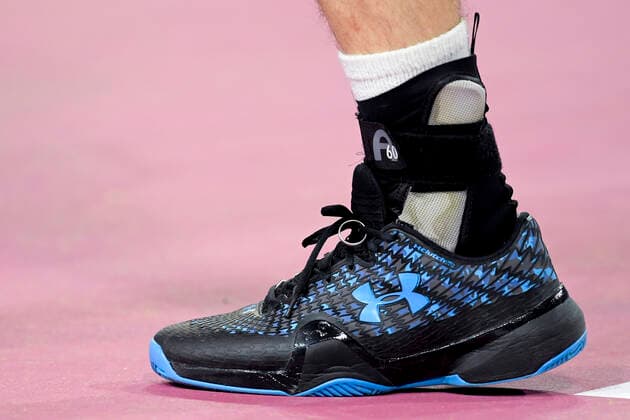 Chaussures de Andy Murray (Gbr) ou se trouve son alliance TENNIS : Tirage au Sort - Open Sud de France 2021 - Montpellier - 20 02 2021 JBAutissier Panoramic 