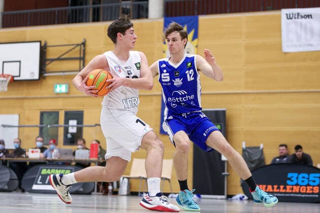 ART Giants Duesseldorf vs TKS 49ers Stahnsdorf, 20 02 2021 Din Pobric 12 ART Giants Duesseldorf and Ferdinand von Saldern 4 TKS 49ers Stahnsdorf in the blue shirt ART Giants Duesseldorf vs TKS 49ers Stahnsdorf on 20 02 2021, Duesseldorf Oberkassel Copyright: xBEAUTIFULxSPORTS KennyxBeelex