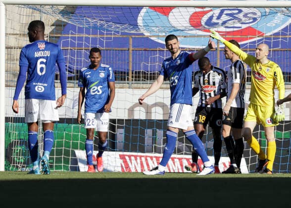 Stefan Mitrovic 13 et Bernardoni paul 1 FOOTBALL : Strasbourg vs Angers - Ligue 1 Uber Eats - 21 02 2021 ElyxandroCegarra Panoramic 