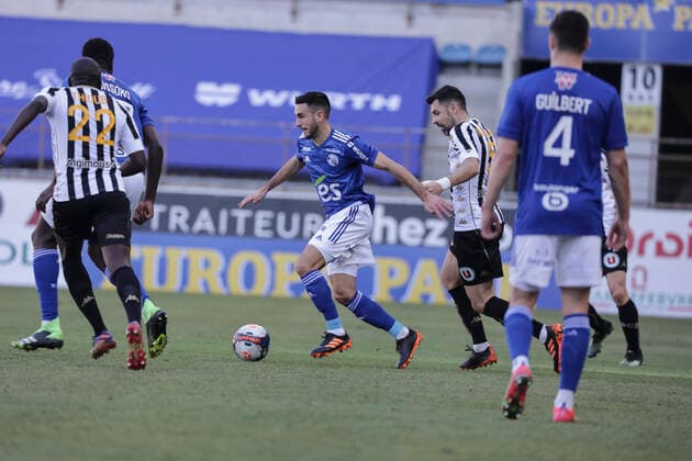 Adrien Thomasson 26 FOOTBALL : Strasbourg vs Angers - Ligue 1 Uber Eats - 21 02 2021 ElyxandroCegarra Panoramic 