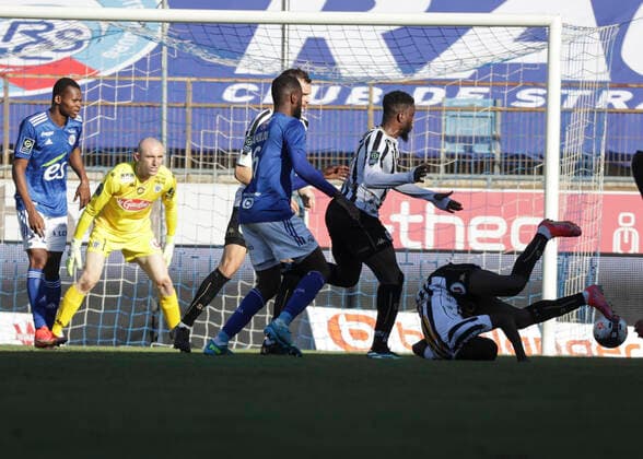 Bernardoni paul 1 FOOTBALL : Strasbourg vs Angers - Ligue 1 Uber Eats - 21 02 2021 ElyxandroCegarra Panoramic 