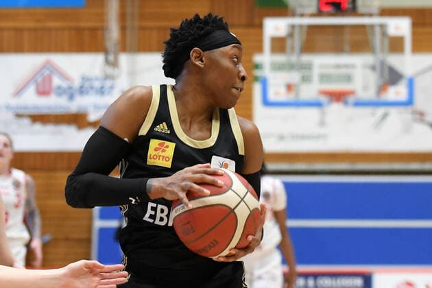 Basketball Toyota 1 DBBL, Matchday 18, GiroLive Panthers Osnabrück vs TK Hannover on 21 02 2021 at OSC Halle in Osnabrück Stephanie Gardner TK Hannover on the ball Osnabrück OSC Halle Lower Saxony Germany