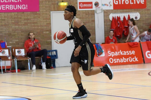 Basketball Toyota 1 DBBL, Matchday 18, GiroLive Panthers Osnabrück vs TK Hannover on 21 02 2021 at OSC Halle in Osnabrück Stephanie Gardner TK Hannover on the ball Osnabrück OSC Halle Lower Saxony Germany